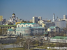 Свердловский губернатор и мэр Екатеринбурга устроили внезапный субботник