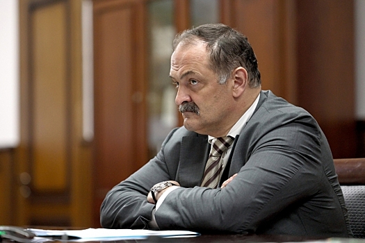 Глава Дагестана Меликов призвал чиновника не идти на СВО