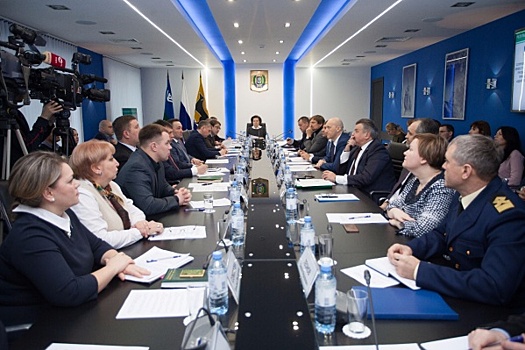 Наталья Комарова провела совещание по вопросам развития промышленности в Сургуте и Сургутском районе
