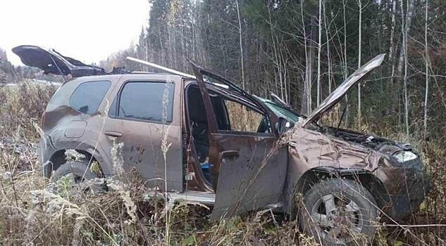 На трассе «Вятка» водитель «Форда» врезался в «Рено»