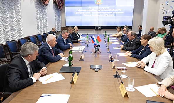 Андрей Бочаров провел встречу с депутатами России и Беларуси