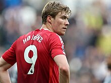 «Хейлунд мог бы учиться у Роналду, а теперь его просто бросили в пекло. У него было 13 голов на взрослом уровне, когда «МЮ» подписал его – о чем тен Хаг думал, не понимаю». Блэкмор о форварде