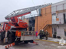 МЧС: При пожаре в торговом павильоне в Новомосковске пострадали четыре человека