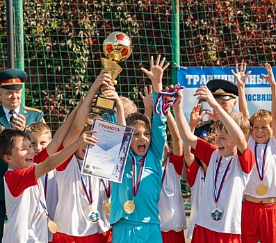 Челябинские третьеклассники провели футбольный турниh в память о Герое России Евгении Родионове