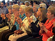 Работников социальной сферы поздравили с профессиональным праздником