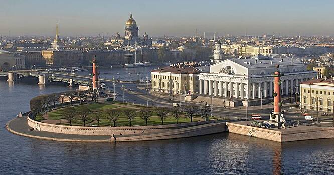 Реставрация бронзовых львов с Адмиралтейской набережной началась в Петербурге
