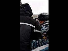          В Кирове начали задерживать участников акции протеста       