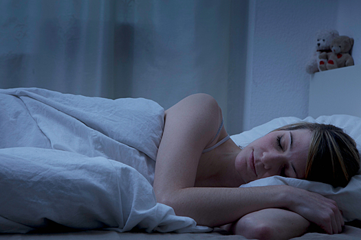 Врач назвал полную темноту одним из главных условий здорового сна