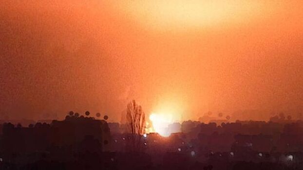 РВ: мощный пожар после ударов «Гераней» по целям в Днепропетровске до сих пор не потушен