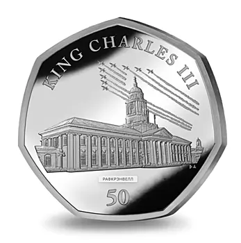 Здание RAF Cranwell на 50 пенсах