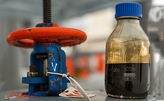 Доходы России от экспорта нефти рекордно снизились