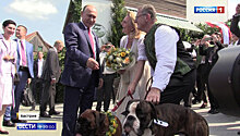 Wedding Crasher! President Putin Steals Dance With Austrian Foreign Minister Karin Kneissl