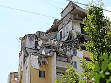 После взрыва в Саратове ищут выживших на верхних этажах дома