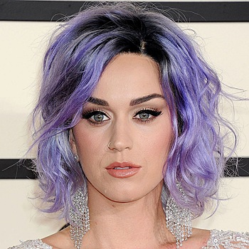 «Моя жизнь началась в день, когда родилась Дейзи Дав»: Кэти Перри поздравила дочь с первым днём рождения