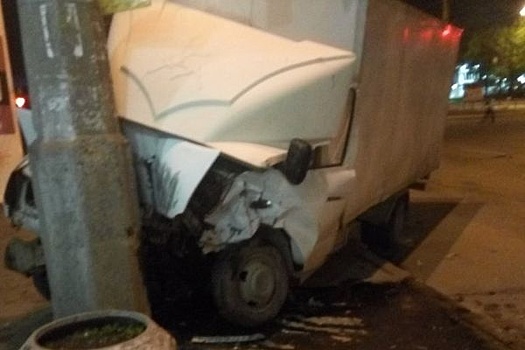 Екатеринбуржец попал в больницу после ДТП с Mercedes