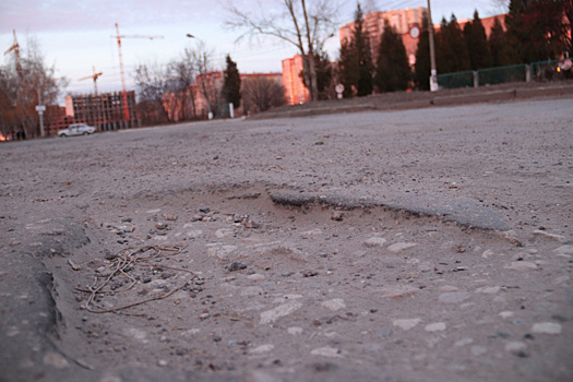 Дорогу к детской поликлинике в Канищеве до сих пор не починили