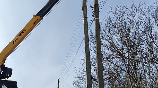 Пять специалистов из Оренбуржья прибыли в Перевальск для ремонта электросетей