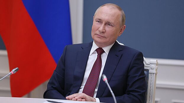 Путин подписал закон об&nbsp;ограничении использования смартфонов на&nbsp;уроках
