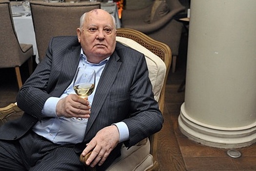Горбачев признал ошибочность "сухого закона"