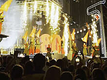 Герой РФ Теплинский поздравил на сцене "Таврида.АРТ" десантников с 95-летием ВДВ