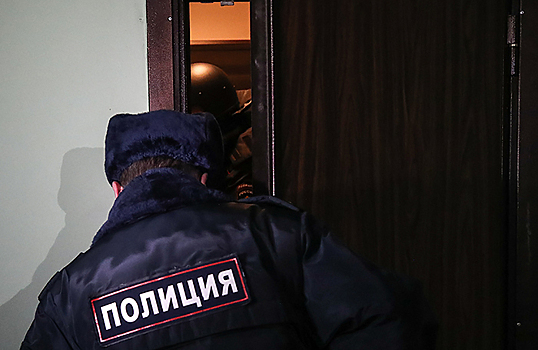 В разных городах России прошли обыски и задержания у художников