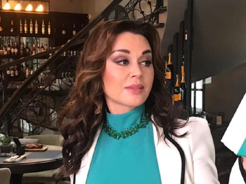 Дочь Анастасии Заворотнюк рассказала, как в их семье прошёл День матери