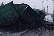 Движение поездов после схода 18 вагонов с углем в Прикамье полностью восстановили