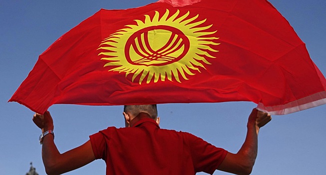 В Киргизии банкам рекомендовано приостановить работу