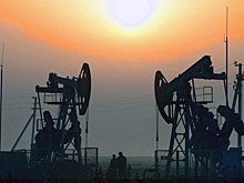 Нефть начала неделю со снижения