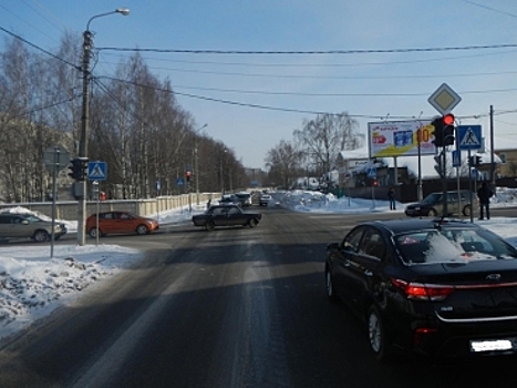 Водителей и пешеходов в Костроме наказали рублем