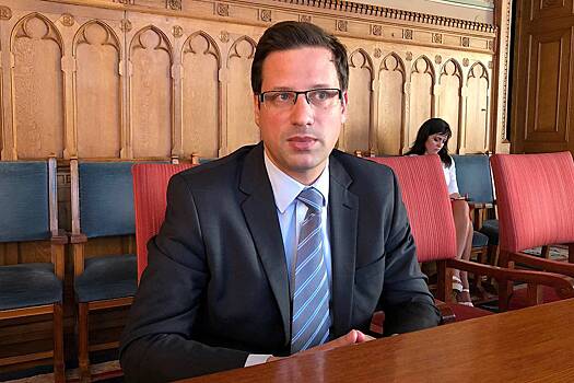 Правительство Венгрии внесет поправку в конституцию о существовании только двух полов