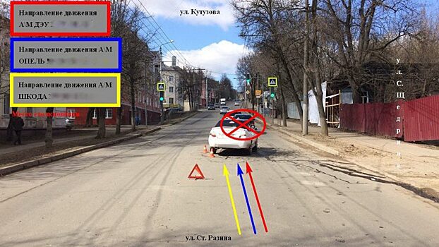 Водитель сломал позвоночник в массовой аварии на улице Салтыкова-Щедрина