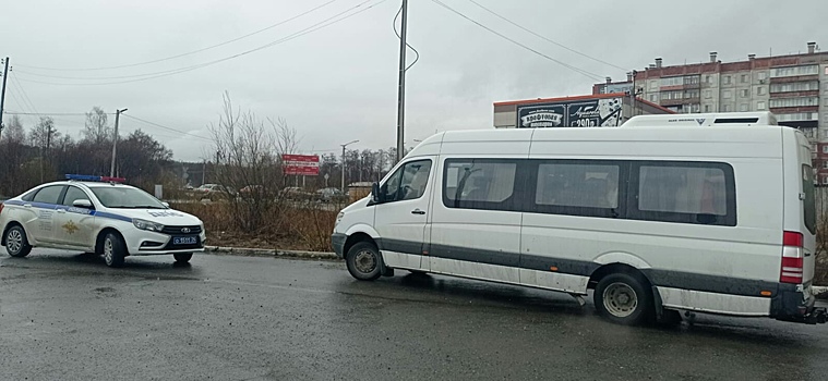 Начальник ГИБДД Златоуста предотвратил возможный взрыв газа в микроавтобусе с болельщиками ХК «Металлург»