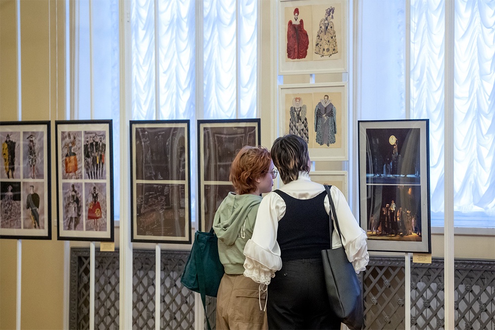 Театр Ленсовета приглашает зрителей на выставку «Пространство Шекспира»