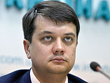 Экс-спикер Рады: украинская власть живет лозунгами, а на фронте проблемы