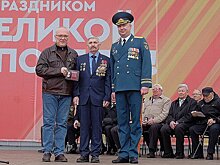 Александр Соколов вручил пожарным ключи от новой спецтехники