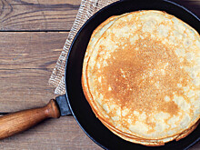 Иностранных студентов в Алматы научили правильно жарить блины