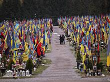 На Украине разгорелся скандал из-за военного кладбища