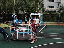 Более 400 детских площадок Подмосковья представляют опасность