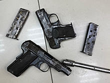 В Симферополе пьяный мужчина случайно оставил в магазине пакет с боевым оружием