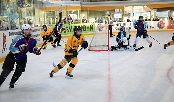 В Волжском завершился турнир по хоккею «Золотая шайба» среди девушек