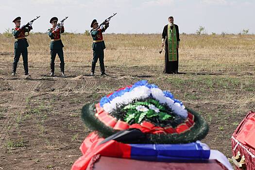 Родственники бойца СВО потребовали вырыть его тело из могилы с одной целью