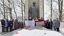 Мы за Родину пали: подвиг московских ополченцев помнят и чтут во всех регионах страны