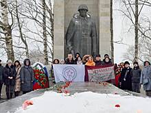 Мы за Родину пали: подвиг московских ополченцев помнят и чтут во всех регионах страны