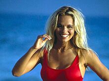 Самые горячие сцены с актрисами в бикини