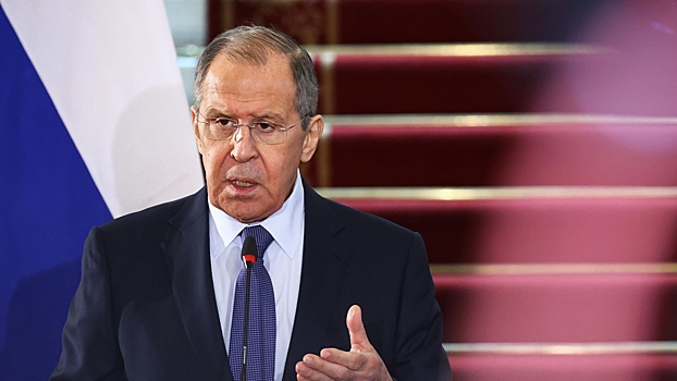 Лавров на переговорах выучил несколько слов на узбекском