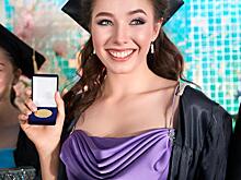 Стало известно, куда поступает дочь Юлии Началовой, окончившая школу с золотой медалью