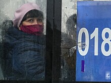 Все ли носят маски в общественном транспорте Екатеринбурга? Фоторепортаж