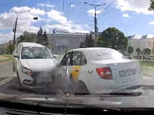 Участник массового ДТП в Чувашии запечатлел момент столкновения на регистратор