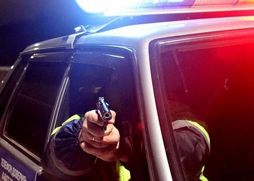 В Кирове полицейские остановили 19-летнего пьяного лихача с помощью табельного оружия